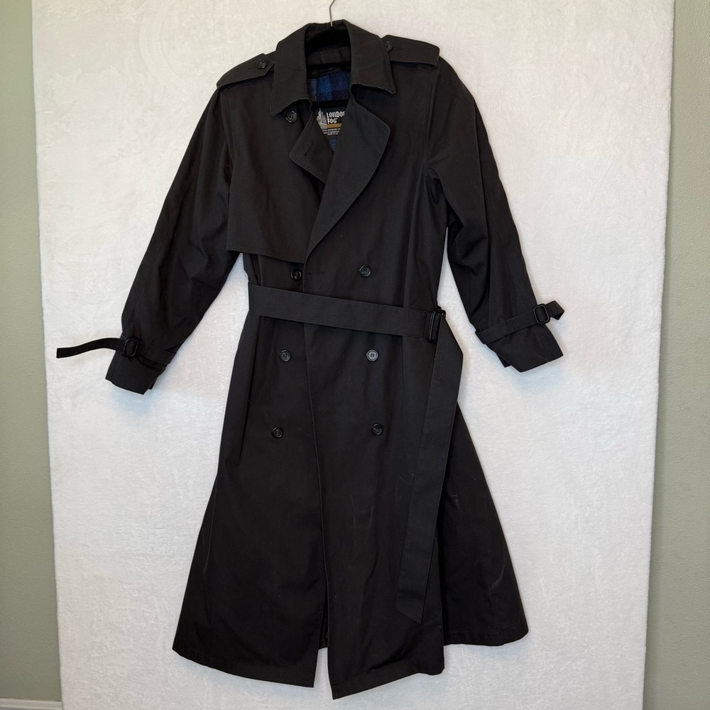 London Fog Women’s Long Black Size 10 Removable lining Trench Coat